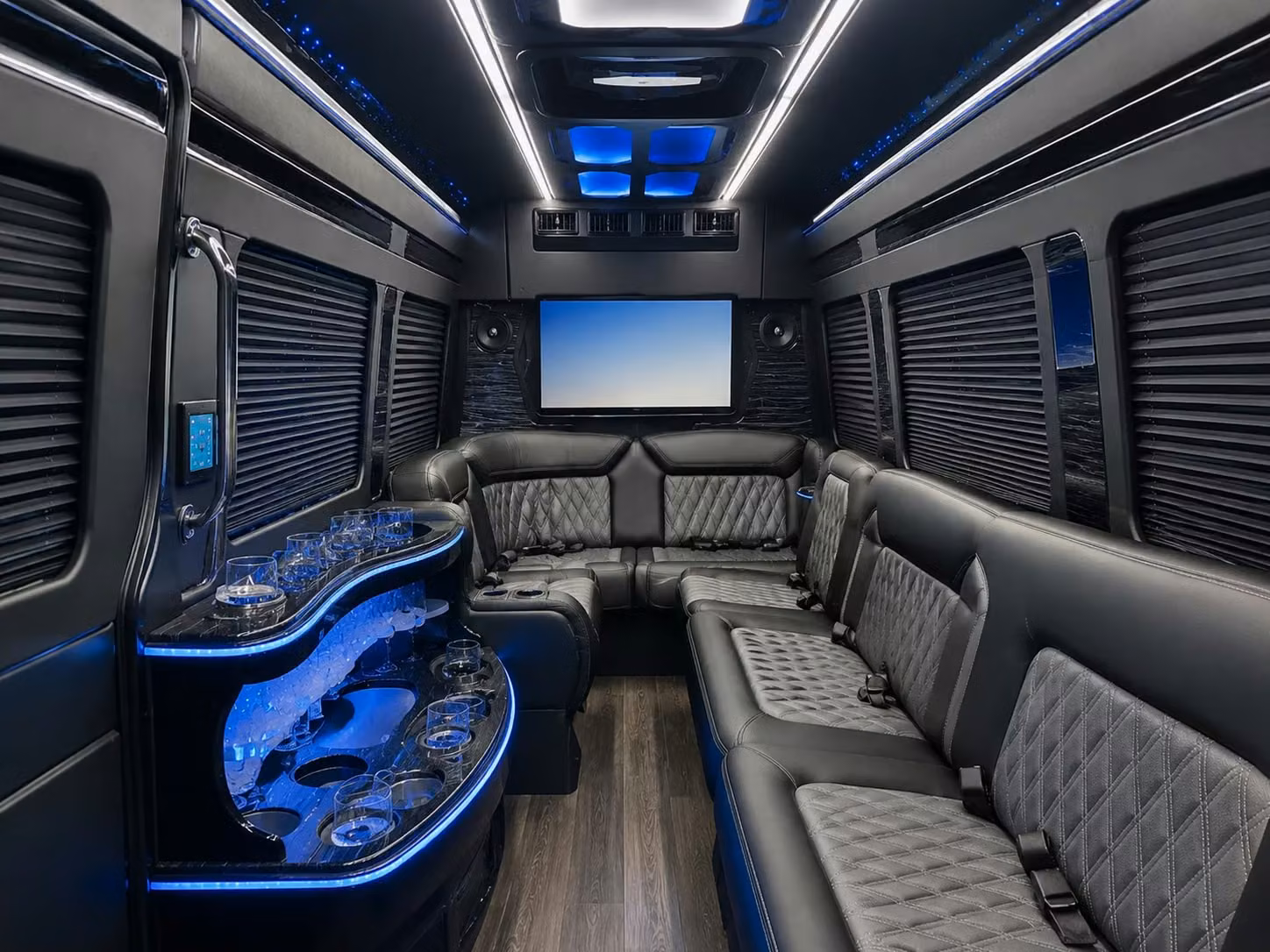charterbusrentalbatonrouge com is here to make baton rouge prom transportation booking simple for parents and students